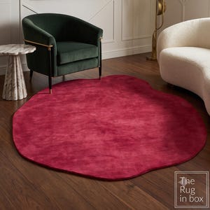 Luxury Handloom Woven Solid Crimson Raspberry New Zealand Wool Highly Unique Irregularly Shaped Area Free-Carpet Artisan-Made Soft Rug