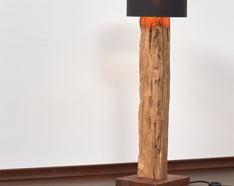 Vieux chêne Bodenlampe Lampadaire en vieux bois de récupération Stehlampe Balken Holz Altholz Holzlampe Bodenlechte