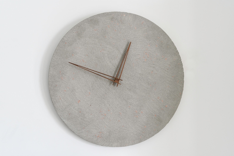 Concrete clock with the addition of copper flakes | Wall clocks | Wooden hand | Interior design | Handmade