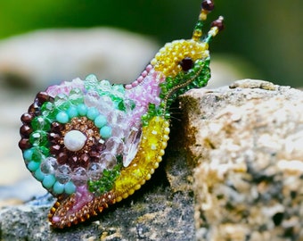 Crystal colorful snail brooch pin Handmade beaded nature inspired jewelry 2024 trends Zookeeper cheer up gifts Art to wear jewelry