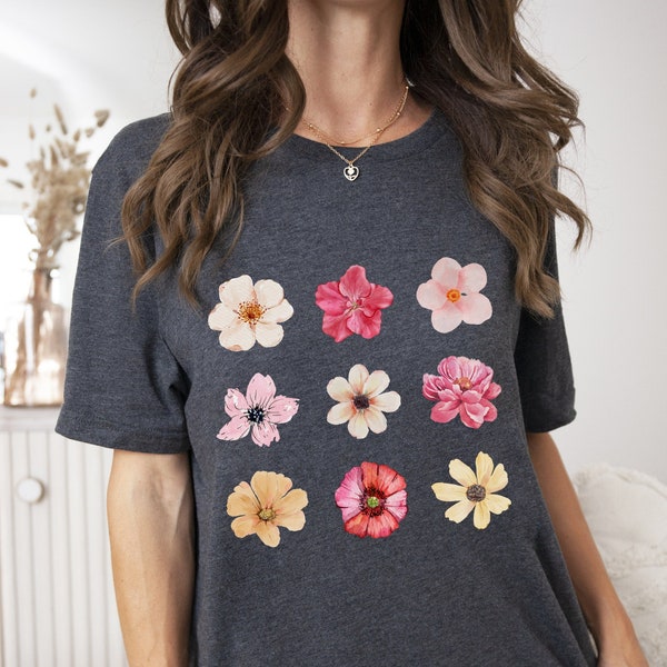 Flowers T-Shirt Plant Girl Gift Flowers Shirt Vintage Style Botanical Tee Pastel Floral Nature T-Shirt Garden Lover Tee Flower Lover T-shirt