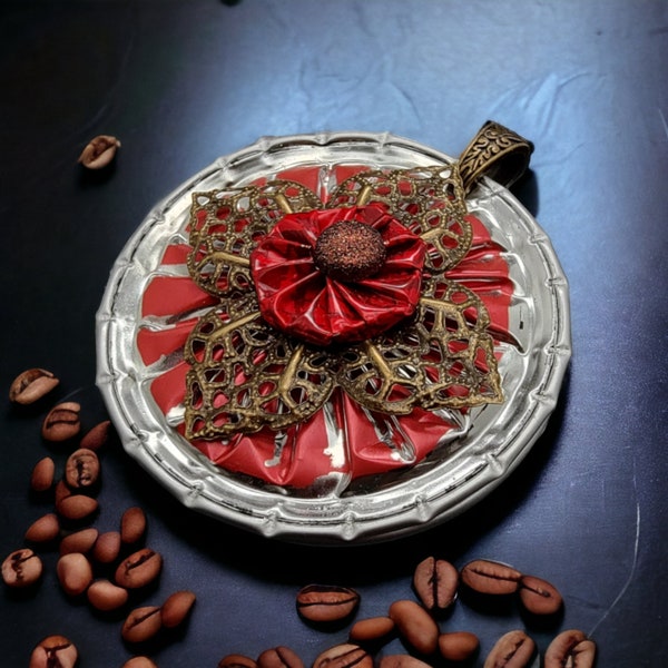 Schmuckanhänger aus Kaffeekapseln / Medallion / großer Anhänger / Upcycling