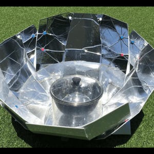 Haines 2.0 SunUp Solar Cooker with Cooking Pot