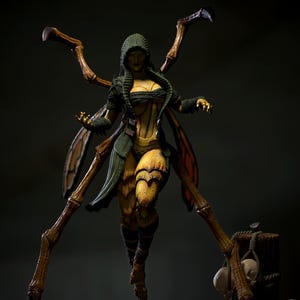 Peut inclure: Une figurine détaillée d'une femme aux traits d'insectes. Elle a de longues jambes grêles, des ailes et une cape à capuche. La figurine est peinte dans des tons de brun, de vert et de jaune.