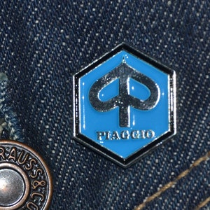 Vespa Classic Horncast Piaggio 6 Square Logo Pin (max.dim 22 mm) - Enamel Metal Lapel Pin Badge MC