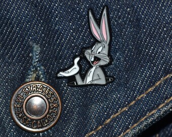 Bugs Bunny Style Pin (max.dim 25 mm) - Enamel Metal Lapel Pin Badge mb Limited Stock