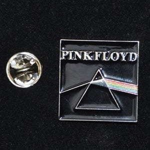 Vintage Dark Side of the Moon Pink Floyd Pin (max.dim 25 mm) *Limited Stock* Enamel Metal Lapel Badge MC Music