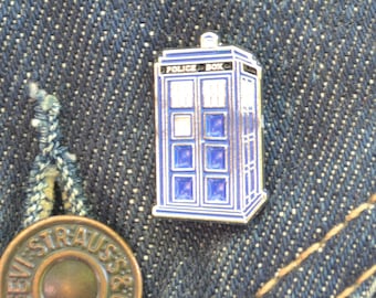 Tardis Pin *New Design* (max.dim 22mm) DR WHO Police Box, Time Machine, Dalek, Cyberman - Enamel Metal Lapel Pin Badge