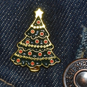 Christmas Tree, Christmas Tree Pin (max.dim 25 mm) - Enamel Metal Lapel Pin Badge Christmas