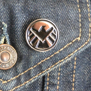SHIELD Logo Pin classic style from Captain America (max.dim 22 mm) Hydra - Enamel Metal Lapel Pin Badge