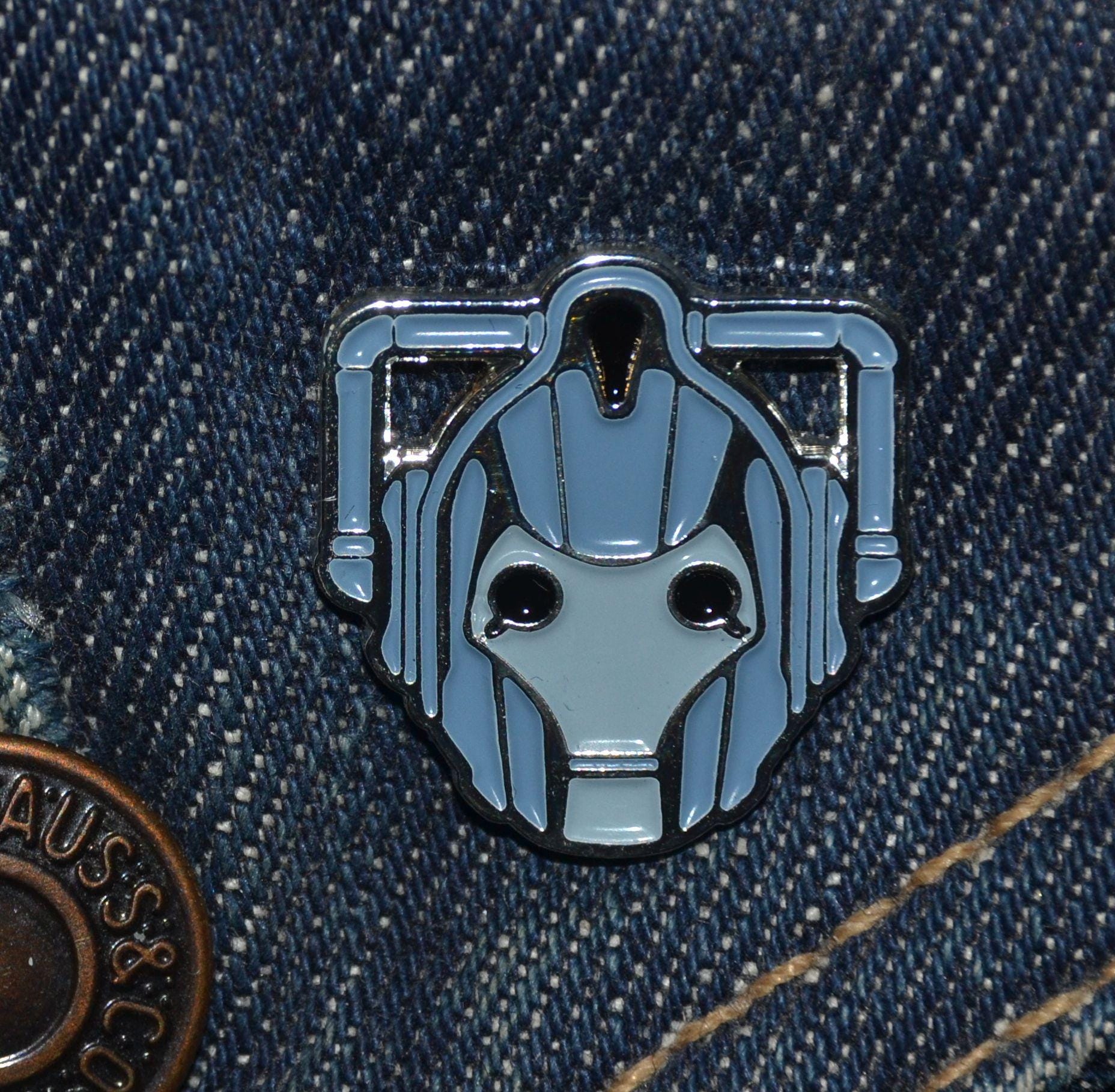 Cyberman Pin *new Design* (max.dim 22 Mm) DR WHO , Tardis, Police Box ...
