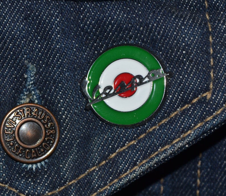 Vespa Target /Roundel Pin Italien Colours max.dim 26mm Enamel Metal Lapel Pin Badge MC Bild 1