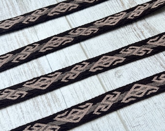 Tablet woven belt Hallstatt pattern thick wool tablet weaving historical costume iron age viking slavic larp sca reenactment