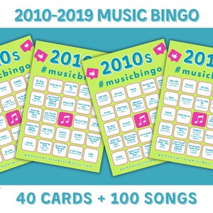 Puede incluir: Un conjunto de cuatro tarjetas de bingo imprimibles verdes y rosas con el título "2010s Music Bingo" y una lista de canciones populares de la década de 2010. El texto "40 Cartas + 100 Canciones" está en la parte inferior de la imagen.
