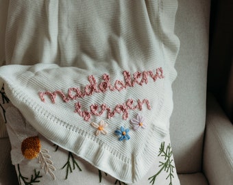 Personalized Hand Embroidered Design Knit Blanket for Babies & Toddlers | Custom Name Knit Blanket | Baby Swaddle | Baby Gift | Baby Blanket