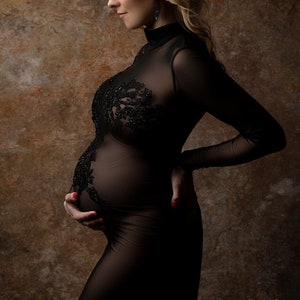 Sukienka Glamour Maternity Photoshoot z koralikową aplikacją – Elegancka suknia do fotografii