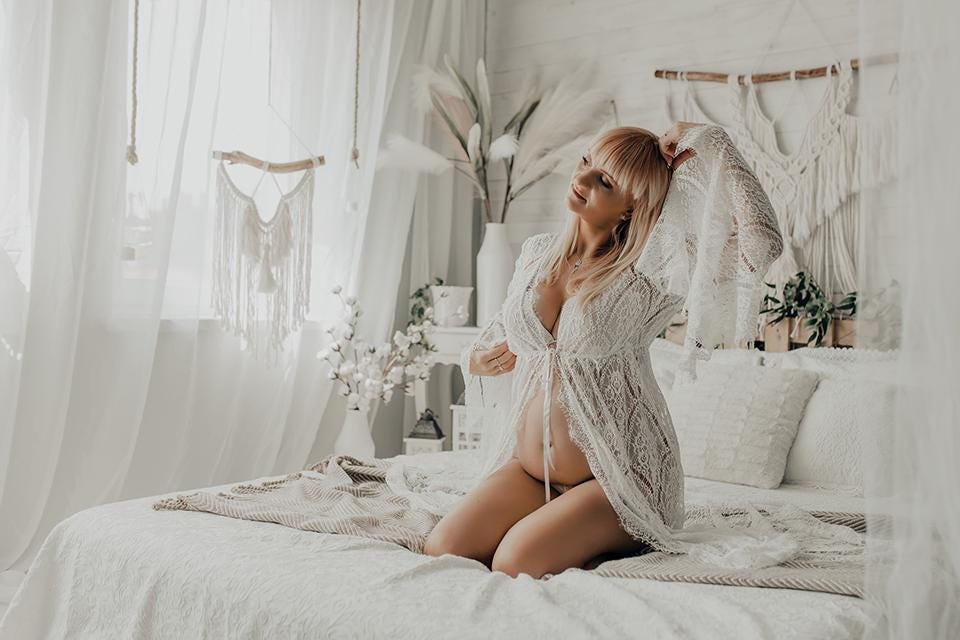 Beatrice Lace Maternity PhotoShoot Dress – Soft & Elegant Gown for Pregnancy Session, Long Boho Dress, Baby Shower Clothes, Photo Prop