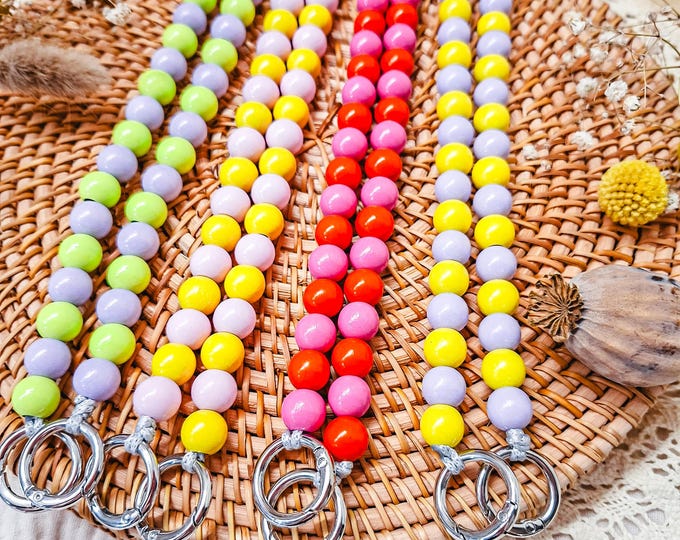 Colorful mobile phone chains made of wooden beads – Handmade mobile phone strap with carabiner | Summery mobile phone holder in pastel colors & neon | Summer trend