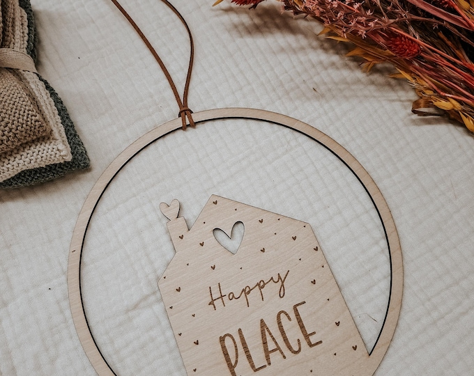 Wooden ring "Happy Place" | Wall decoration with house and heart | Gift idea for home & housewarming