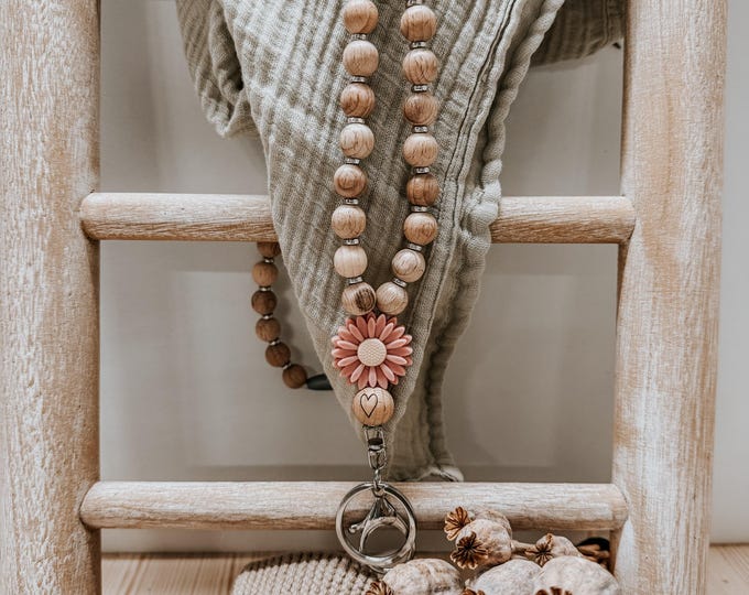 Individual keychain made of wooden beads with silicone bead and engraved wooden bead, with carabiner and key ring