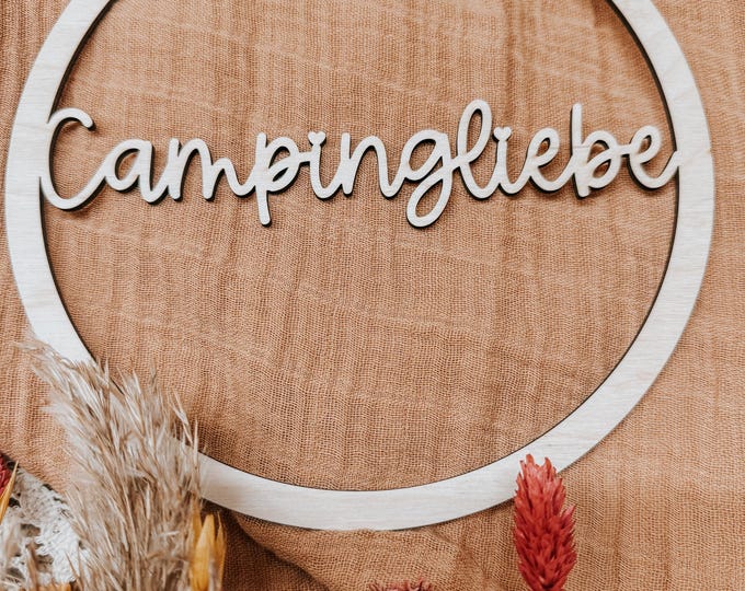 Wooden wreath "Camping Love" – wooden decoration, gift for camping friends, boho wall decoration, personalized camper decoration