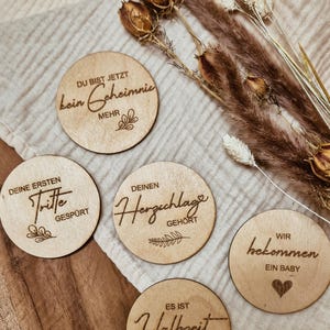 Cartes d'étape rondes en bois - parfaites pour la grossesse, le baby bump et les plus beaux moments de la première année de vie de votre bébé