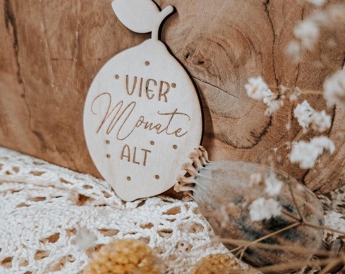 Wooden milestone cards "Months Old" – 12-piece lemon-shaped set for baby photos & memories | Baby gift | Birth gift