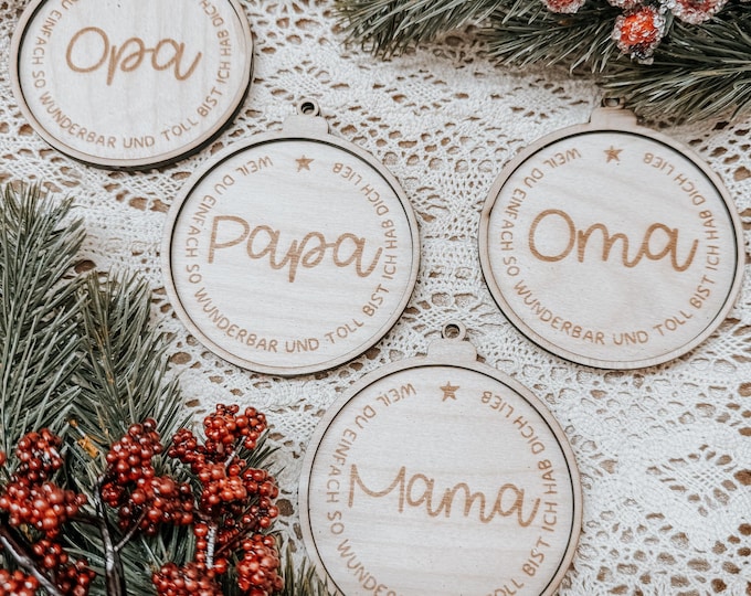 Personalized wooden pendants "Mom, Dad, Grandma, Grandpa" – a loving Christmas gift made of wood – engraved pendants – gift idea for family