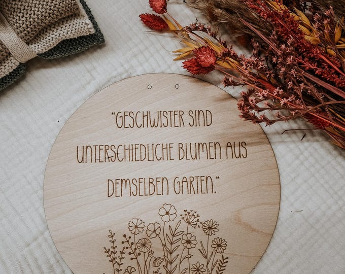 Wooden sign "Siblings are flowers" | Laser-engraved wall decoration | Gift for siblings, family & children's room