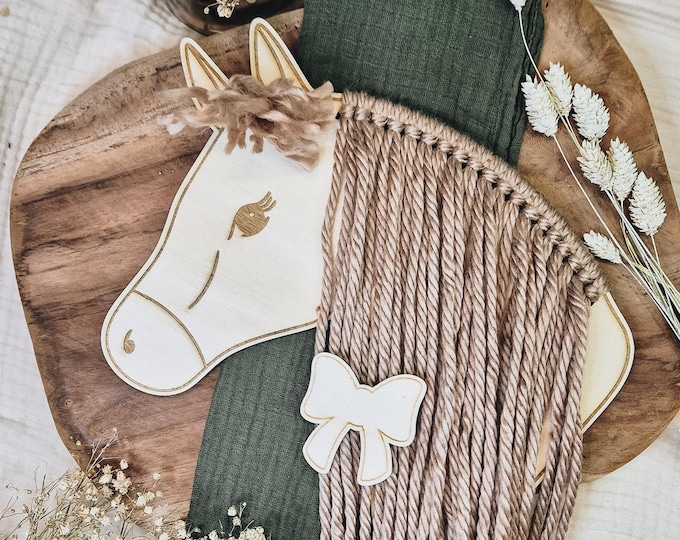 Hair clip holder unicorn & horse made of wood, personalized and handmade, with woolly mane and bow with name engraving