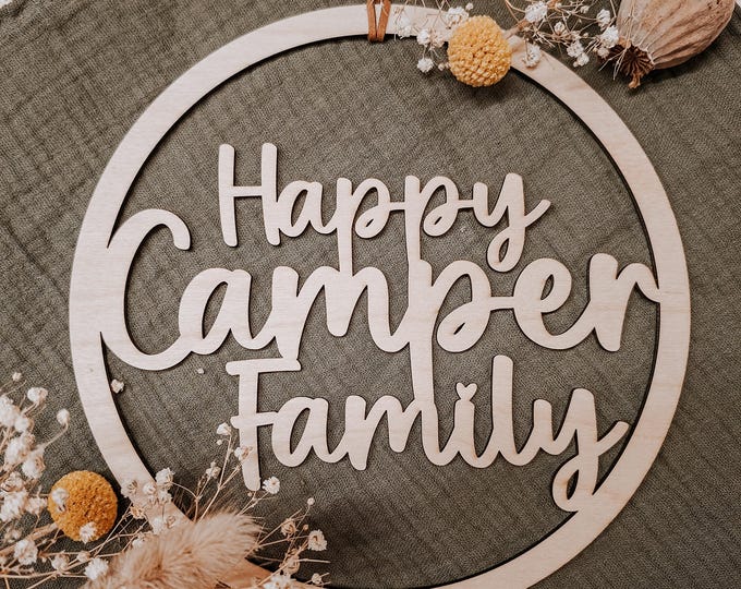 Wooden sign "Happy Camper Family" – Caravan decoration | Camping gift | Laser engraving – Vanlife decoration – Motorhome accessories – Gift for campers