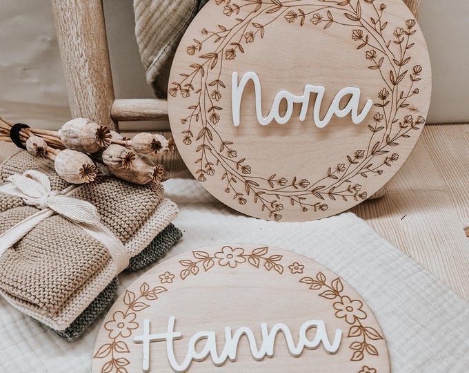 Personalized wooden nameplates – round door sign with engraving & lasered 3D wooden lettering – children's room decoration – gift
