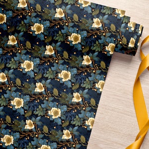 Carta da regalo con stella di Natale dorata, vischio e fogliame festivo – Elegante carta da regalo natalizia – Ispirata ai motivi senza tempo di William Morris