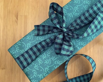 Elegant Dark Green Paper with Light Green Floral Pattern - Perfect for Stylish Crafts, Unique Invitations and Birthday or Christmas Wrapping