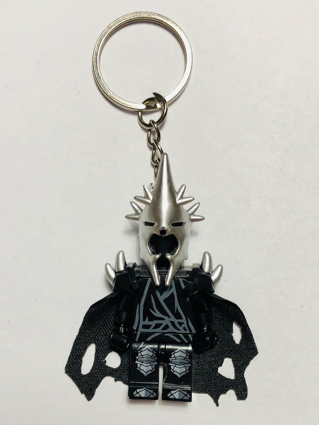 Saurōn Minifigure Keychain - Etsy Saurōn Minifigure Keychain - Etsy