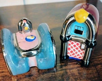 Russ Berrie Diner Collection Salt & Pepper Shakers: Booth, Jukebox Retro Kitchen Decor