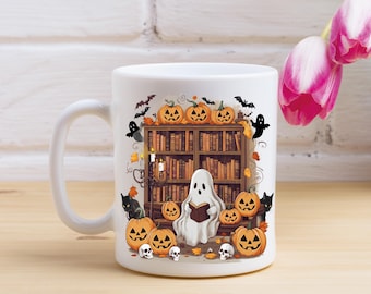 Taza de Halloween con fantasma lector: diseño de gato estudioso