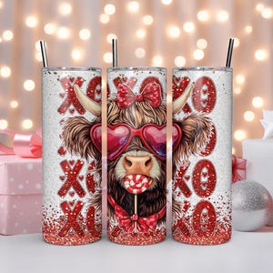 Glitter Xoxo Highland Cow Tumbler, 20oz Skinny Tumbler, Valentine Coquette Tumbler, Valentine&#39;s Day Tumbler, Cow Valentine&#39;s Day Tumbler