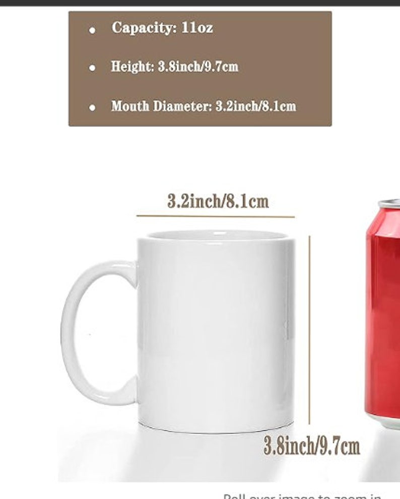 Puede incluir: Una taza de cer&aacute;mica blanca con una capacidad de 11oz. La taza mide 9,7 cm de alto con un di&aacute;metro de boca de 8,1 cm. La taza tiene un asa en el lateral y est&aacute; junto a una lata roja.