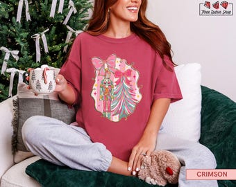Notenkrakershirt, T-shirt kerstboom, roze kerstshirt, shirt kerstfeest, Coquette Christmas, preppy vakantie