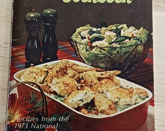 COOKBOOK:  Vintage 1973 100,00 Dollar Chicken Cookbook