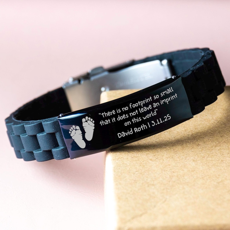 Miscarriage Black Engraved Bracelet for Angel Baby "No Footprint So Small" Sentimental Memorial Remembrance Baby Loss Gift Keepsake Dad Mom afbeelding 3