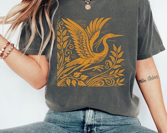 Camiseta de garza azul, estilo linograbado, colores cómodos, regalo para amantes de las garzas, top con estampado de naturaleza, estampado de vida silvestre