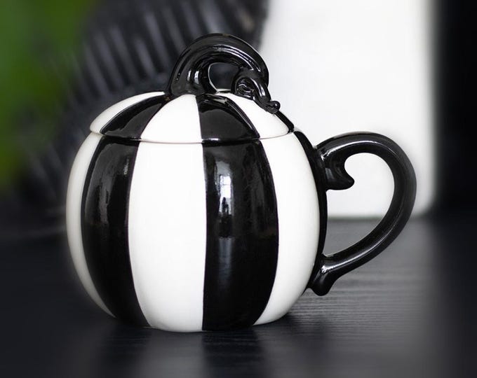 Striped Pumpkin Mug with Lid