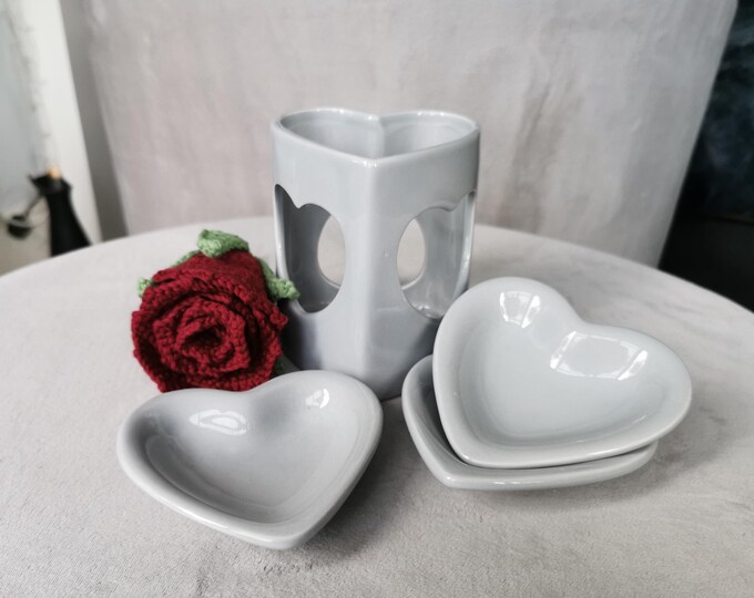 Ceramic Wax Melter with 3 Heart shaped tops