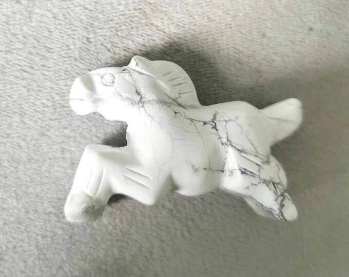Carved Horse (Howlite)