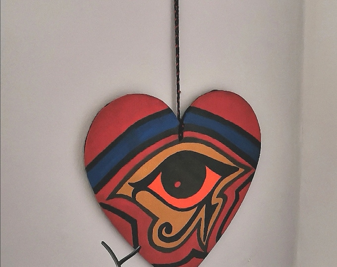 Hand painted "Eye of Ra" Heart - Handpainted by Ylva
