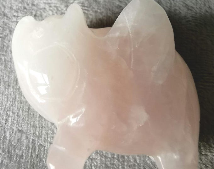 Carved Flying Pig (Rose Quartz)