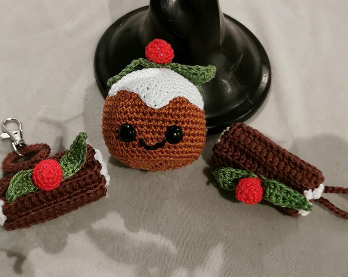 Set of 1 handmade Christmas Pudding, 1 handmade Yule log keyring and 1 Yule log hanger- Handmade by Ylva