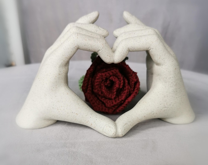Love Heart Hands Décor